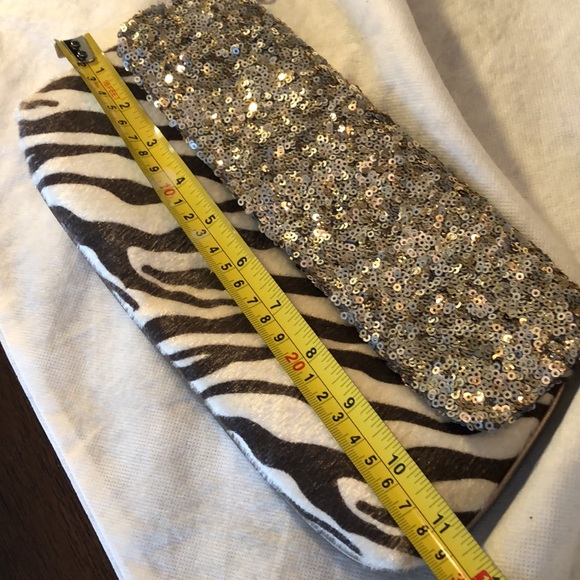 Expressions NYC Sequins & Zebra printed Cow fur Lined envelope shoulder clutch - Picture 9 of 10